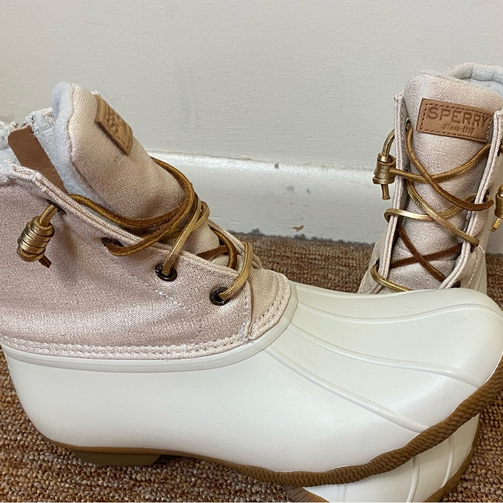 Sperry Women's Beige and Gold Top Sider Canvas Rain Boots. Size 9 - Picture 2 of 9